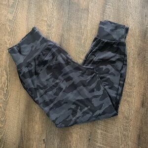 Athleta Salutation Camo Jogger Women’s Size Medium